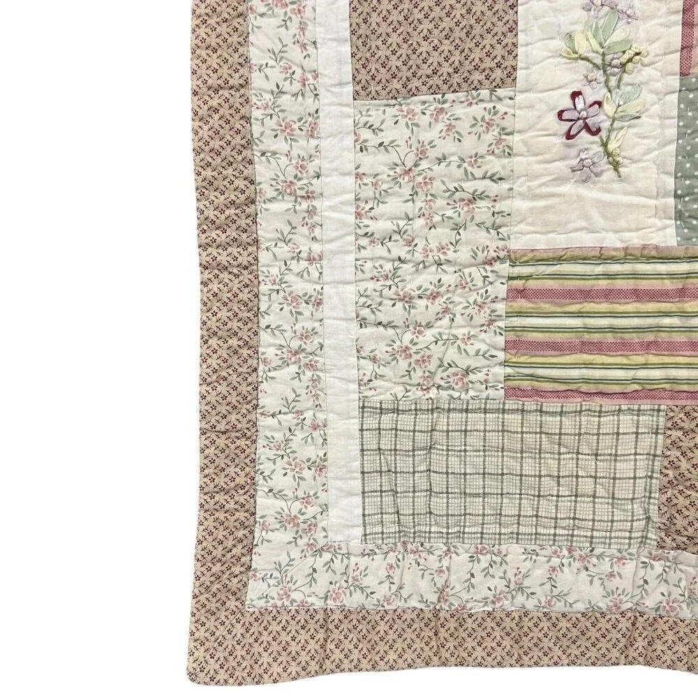 2 Vintage Country Farmhouse‎ Cottage Patchwork Floral & Plaid Pillow Shams